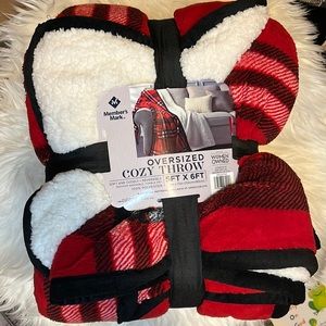 Oversized Cozy Throw Reversible Members Mark 5FT X 6FT Machine Washable. ❤️